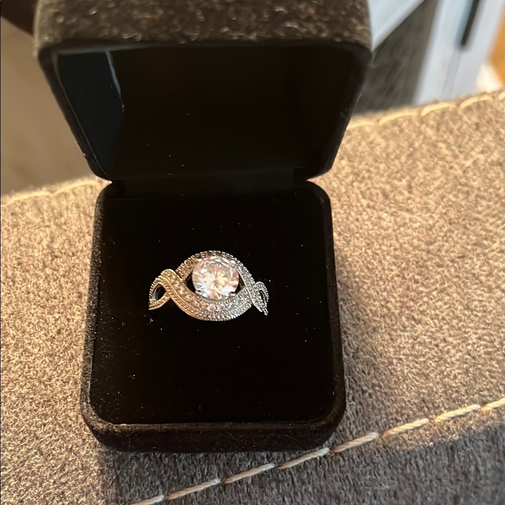 Elegant Silver, CZ Women's Ring Size 9